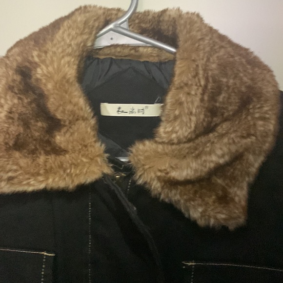 Black denim jacket. With fur collar. - Picture 3 of 7